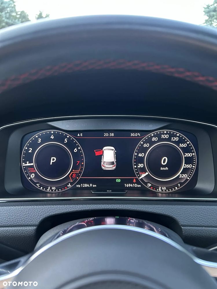 Volkswagen Golf - 14