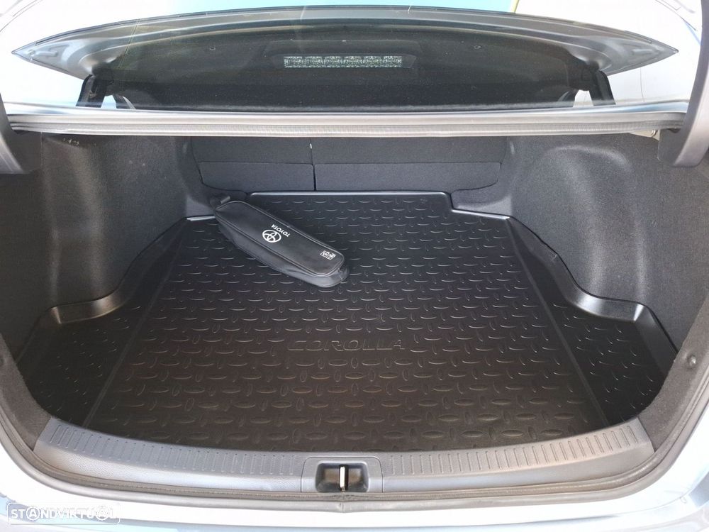 Toyota Corolla SD 1.8 Hybrid Luxury - 7