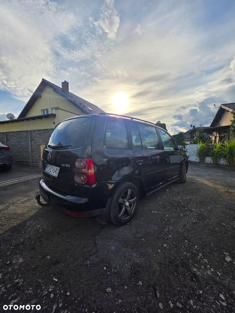 Volkswagen Touran 2007 photo 4