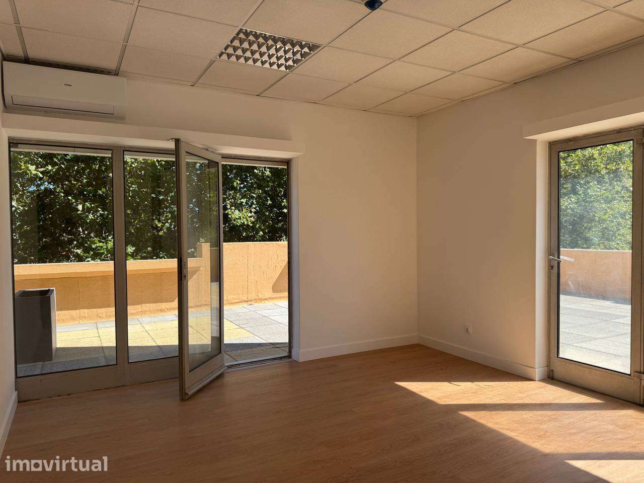 Office in avenida 25 de Abril 672 - Grande imagem: 2/3