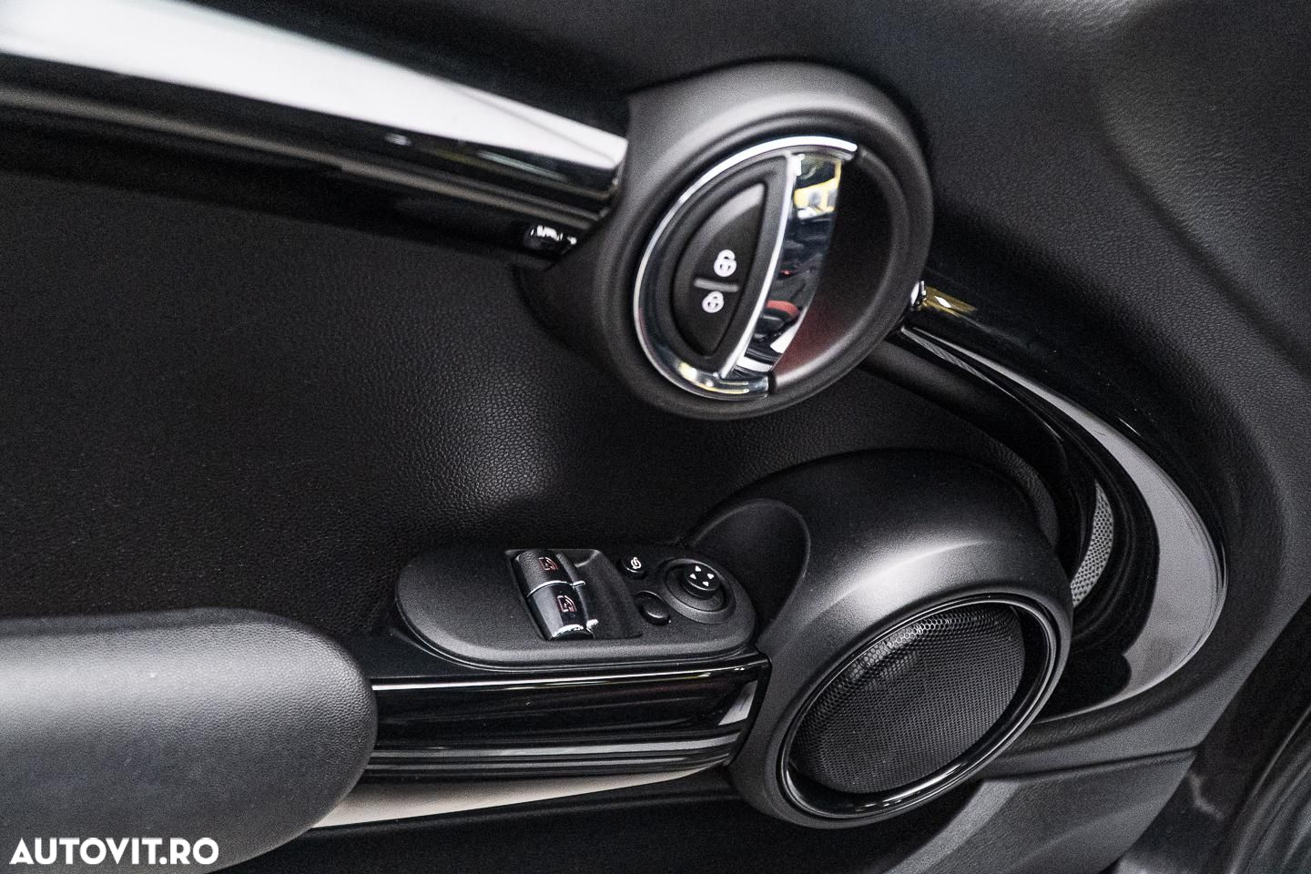 Mini Cooper S Sport-Aut. - 32