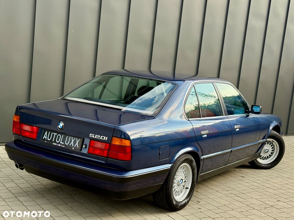 BMW Seria 5 520i - 28
