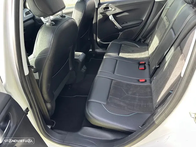 Peugeot 2008 PureTech 110 GPF Stop&Start EAT6 Crossway - 14