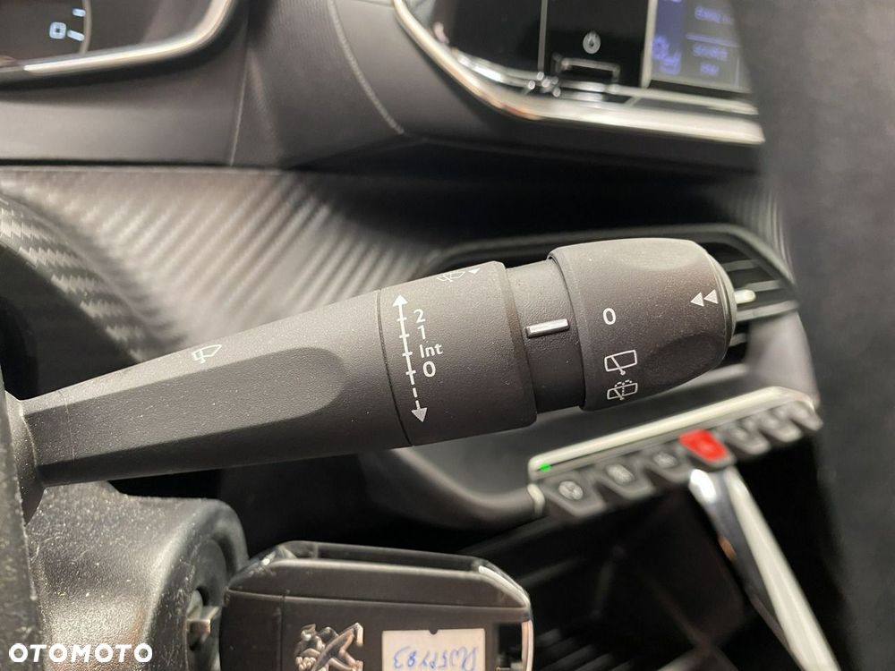 Peugeot 208 - 22
