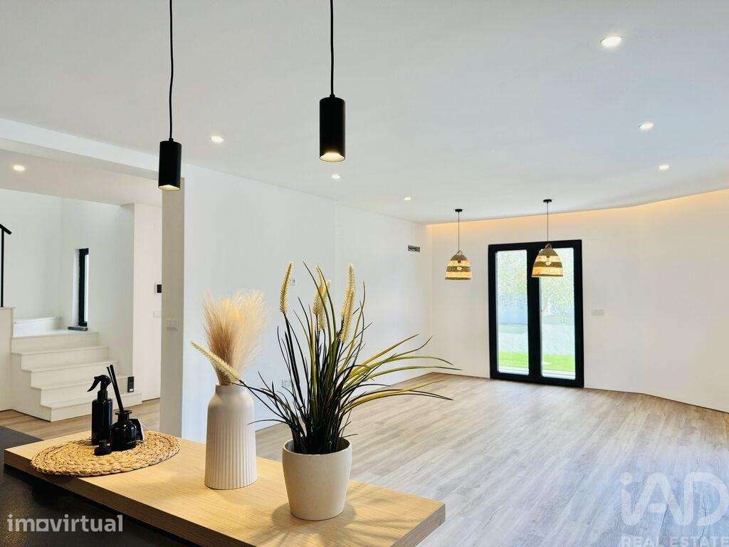 Casa / Villa T4 em Quinta do Conde de 141,00 m2 - Grande imagem: 4/24