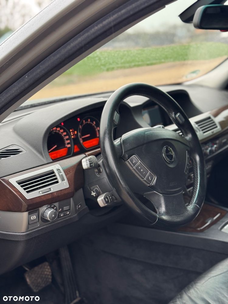 BMW Seria 7 750i L - 30