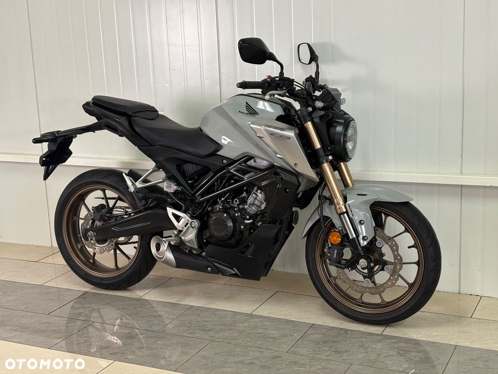 Honda CB - 1