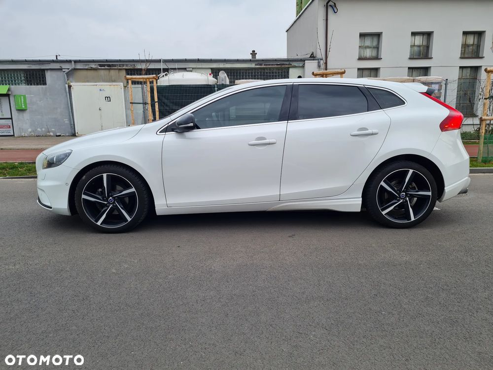 Volvo V40 D2 Drive-E R-Design Momentum - 2