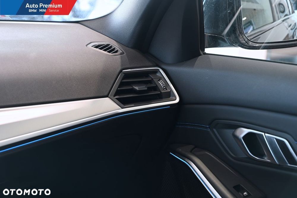 BMW Seria 3 320d xDrive mHEV - 17