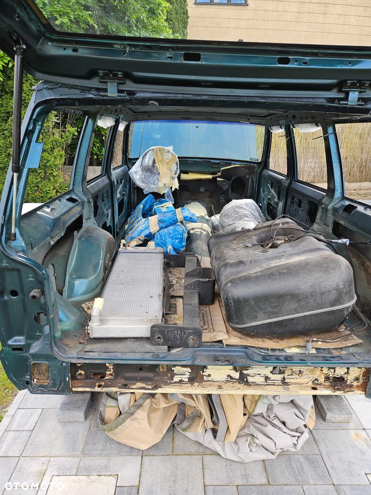 Jeep Cherokee - 4