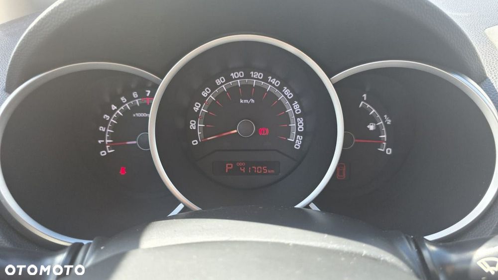 Kia Venga - 16