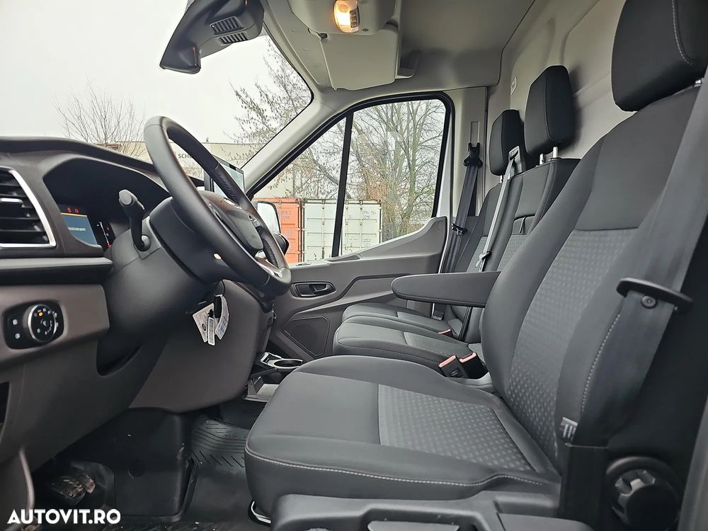 Ford Transit Van - 19