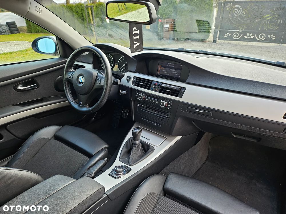 BMW Seria 3 320i Edition Exclusive - 24