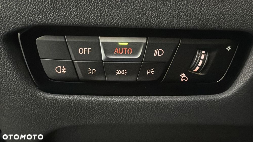 BMW Seria 3 318d MHEV Advantage - 33