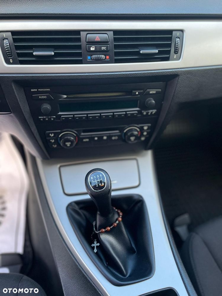 BMW Seria 3 320d DPF - 18