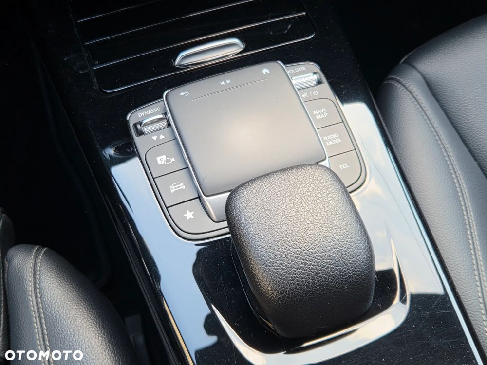 Mercedes-Benz CLA 180 Progressive 7G-DCT - 10