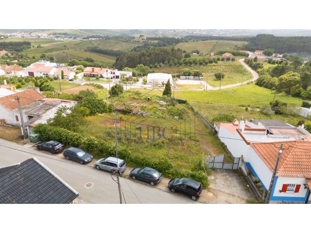 Terreno com Potencial de Construção e Vista Serra de Montejunto - B... - Grande imagem: 2/16