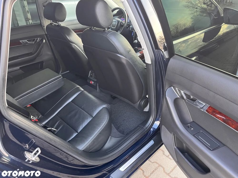 Audi A6 Avant 2.4 - 19