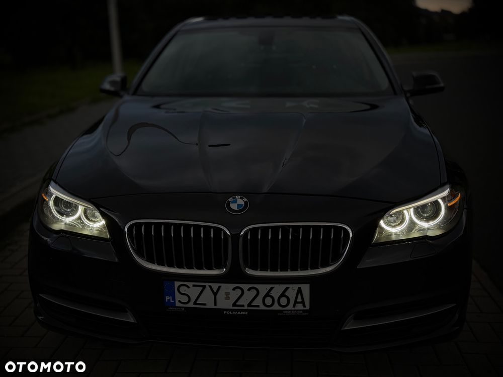 BMW Seria 5 528i xDrive Luxury Line - 2