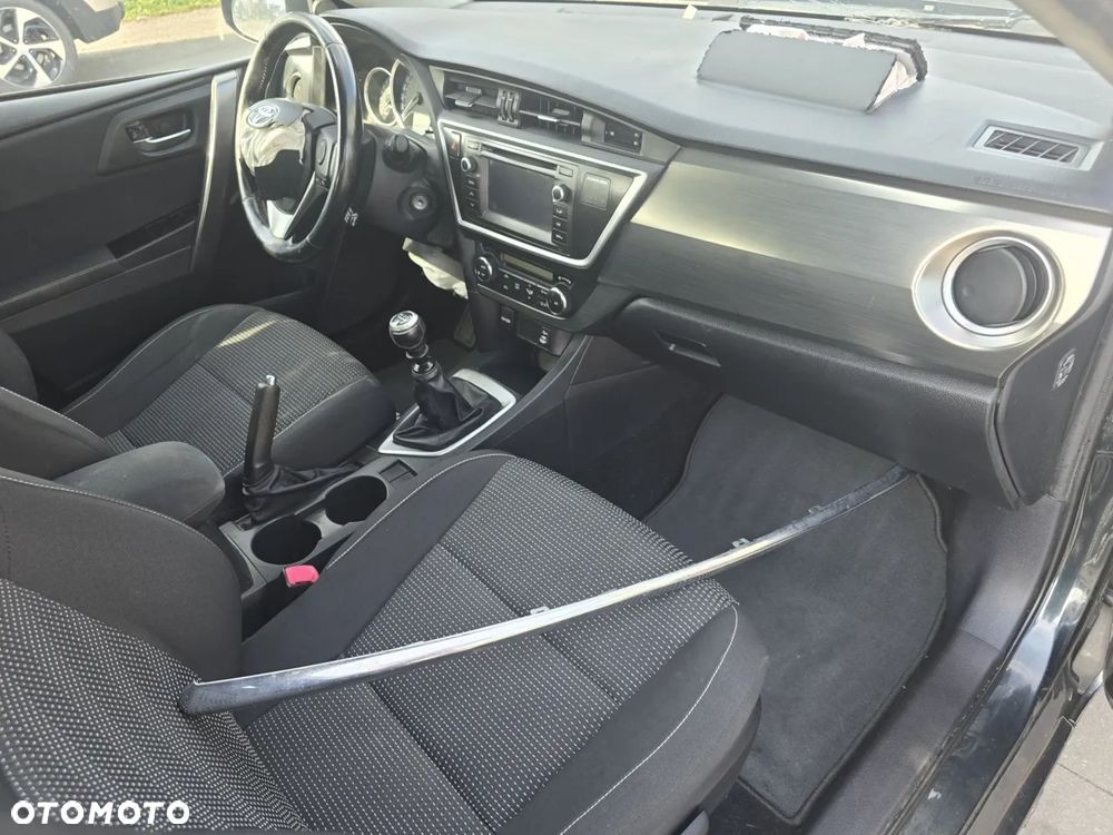Toyota Auris - 16