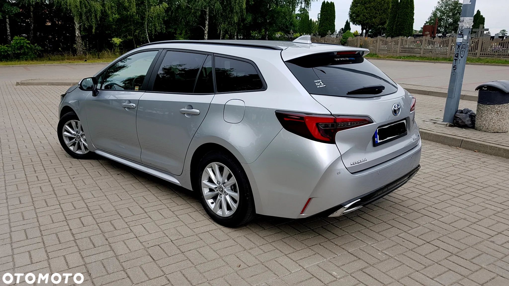 Toyota Corolla 1.8 Hybrid Comfort - 1