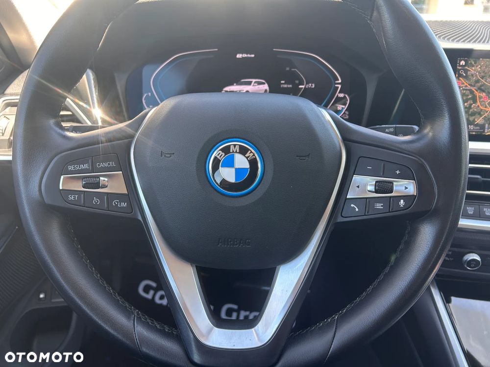 BMW Seria 3 320e xDrive Sport Line - 22