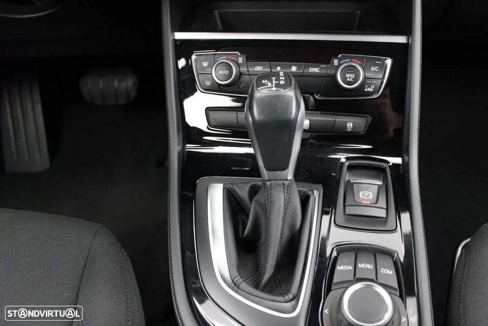 BMW 225xe Active Tourer - 11