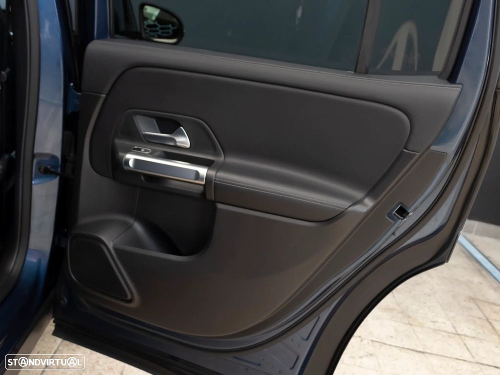 Mercedes-Benz GLB 180 d Progressive - 11