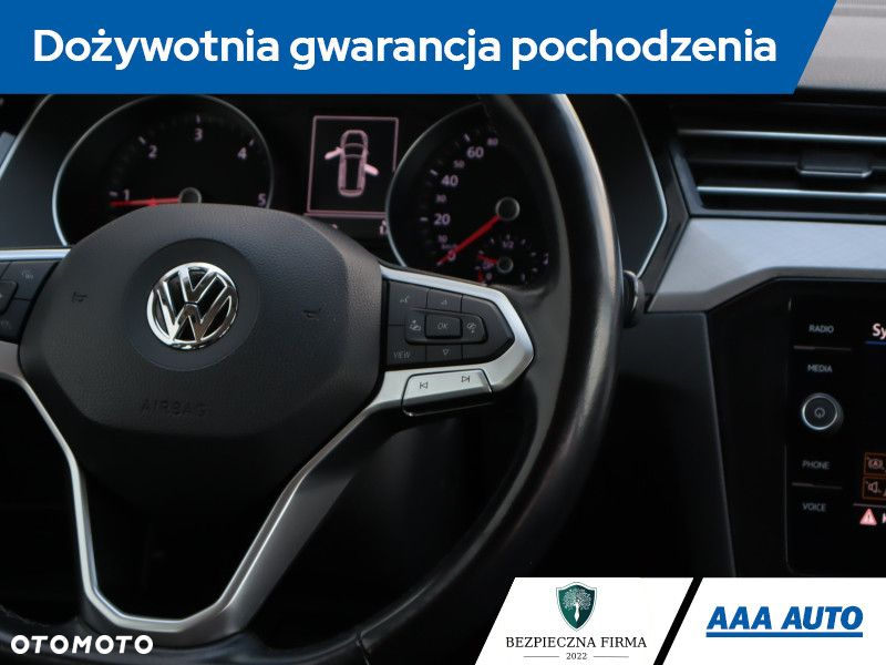 Volkswagen Passat - 20
