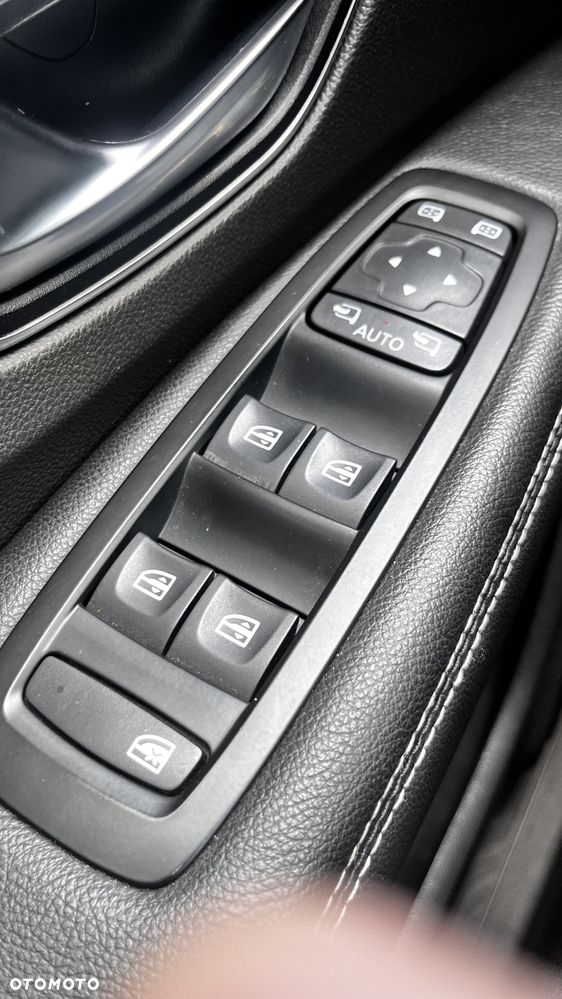 Renault Scenic ver-1-2-tce-energy-zen - 9