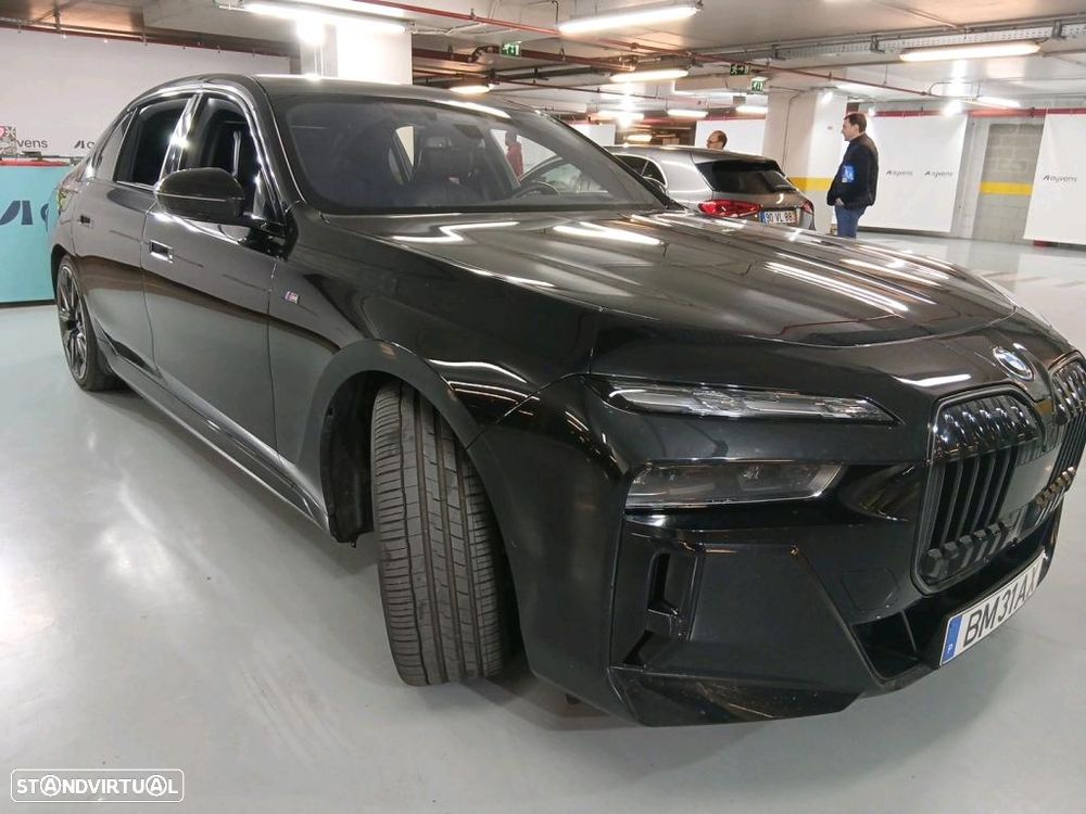 BMW i7 xDrive60 Pack Desportivo M Pro - 5