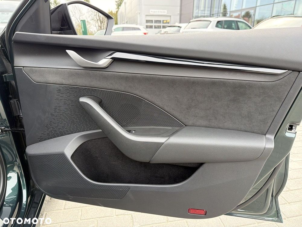 Skoda Octavia 2.0 TSI RS DSG - 17