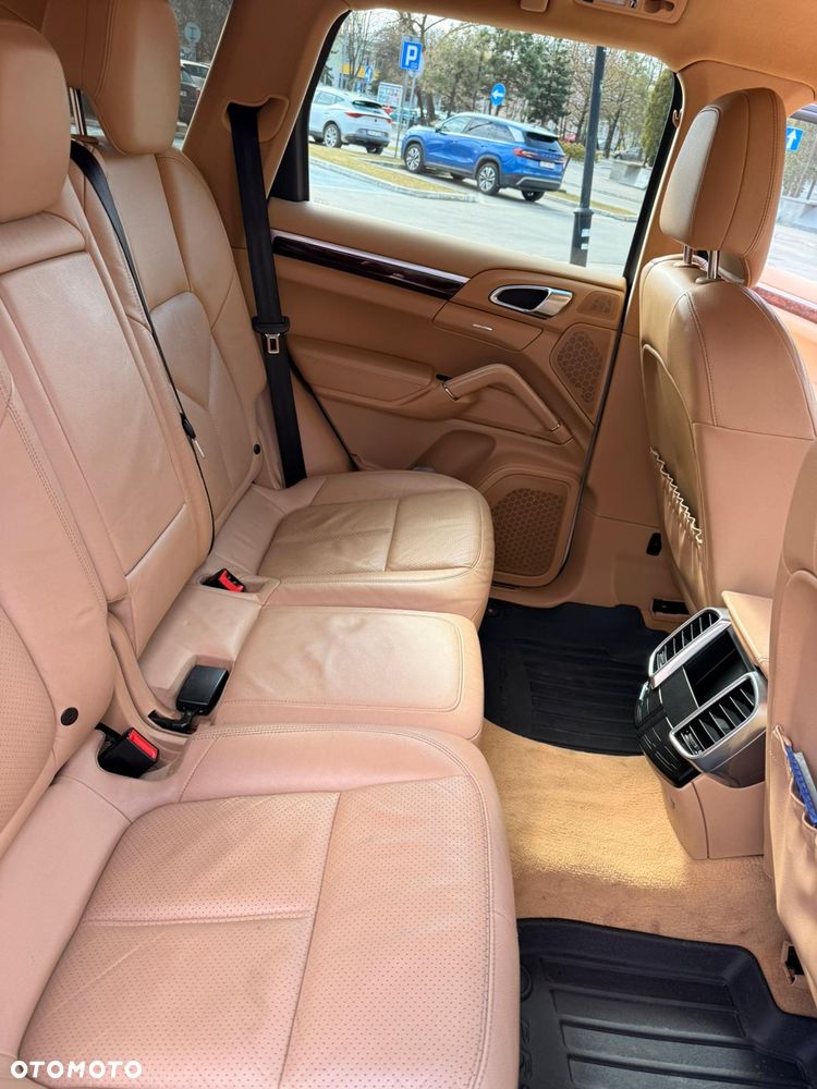 Porsche Cayenne - 18