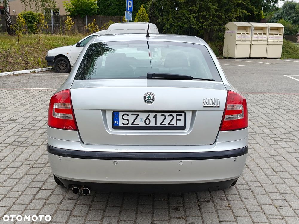 Skoda Octavia 1.6 Selection - 12