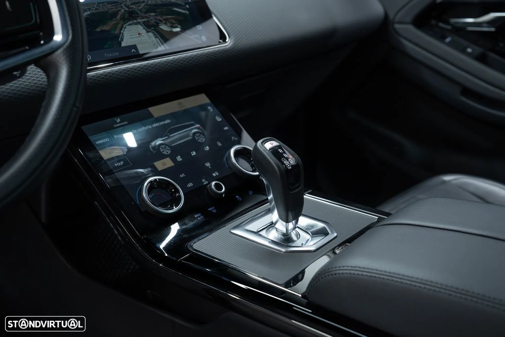 Land Rover Range Rover Evoque 1.5 P300e AWD Bronze Collection Auto - 18