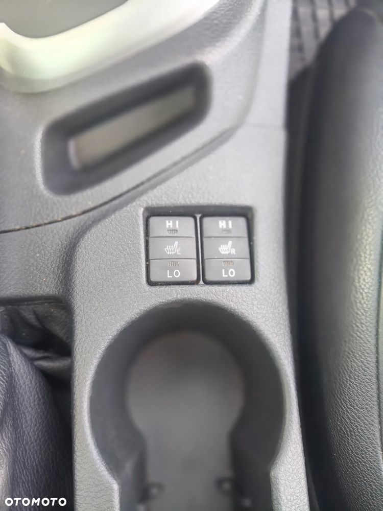 Toyota Auris ver-1-8-hsd-luna - 20