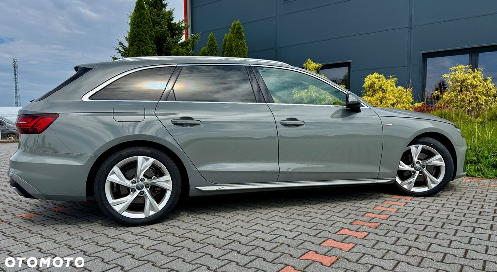 Audi A4 Avant 40 TFSI S tronic S line - 16
