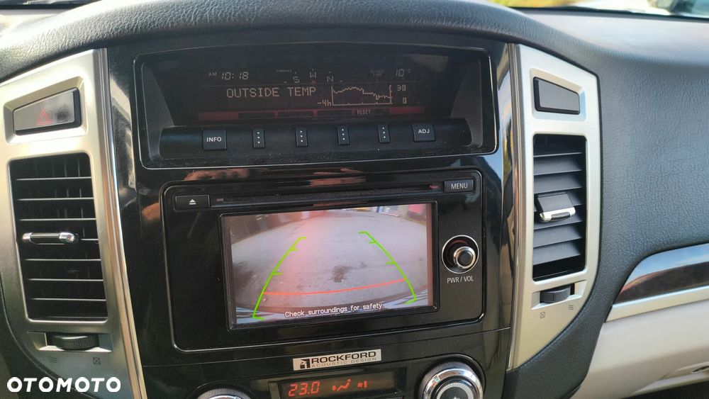 Mitsubishi Pajero - 10