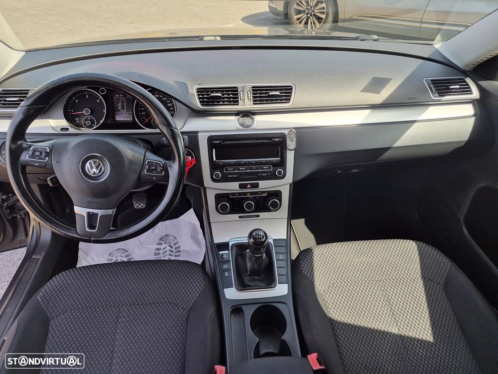 VW Passat Variant 1.6 TDI BlueMotion - 15