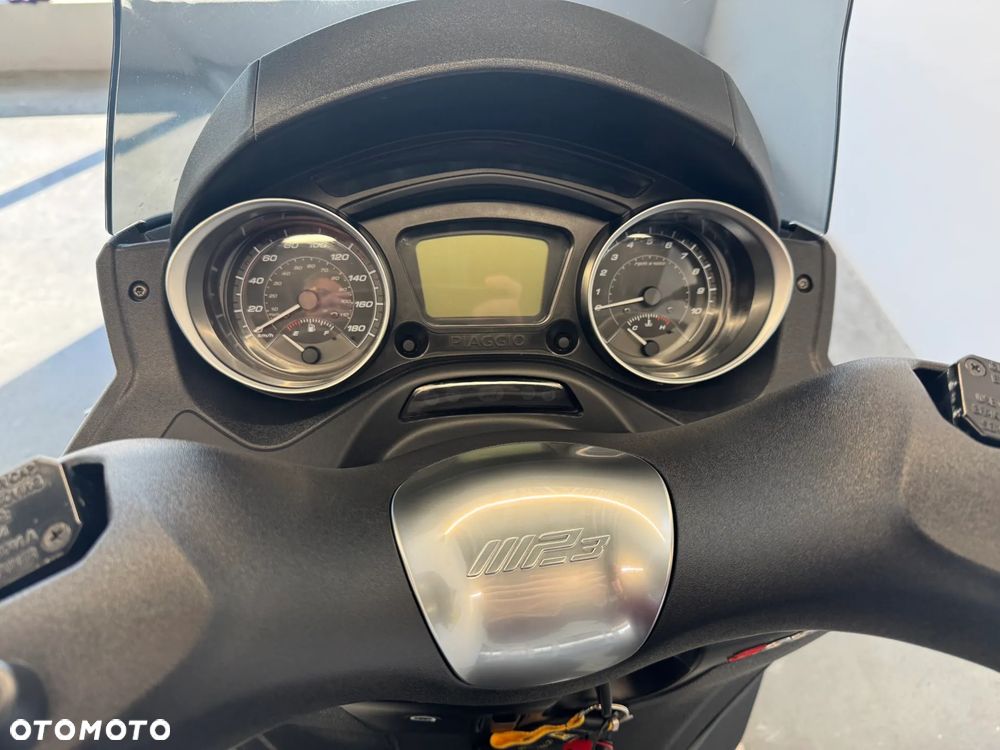 Piaggio MP-3 - 30