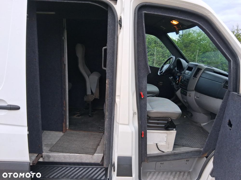 Volkswagen Crafter - 11