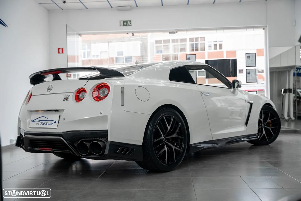 Nissan GT-R Prestige Edition - 3