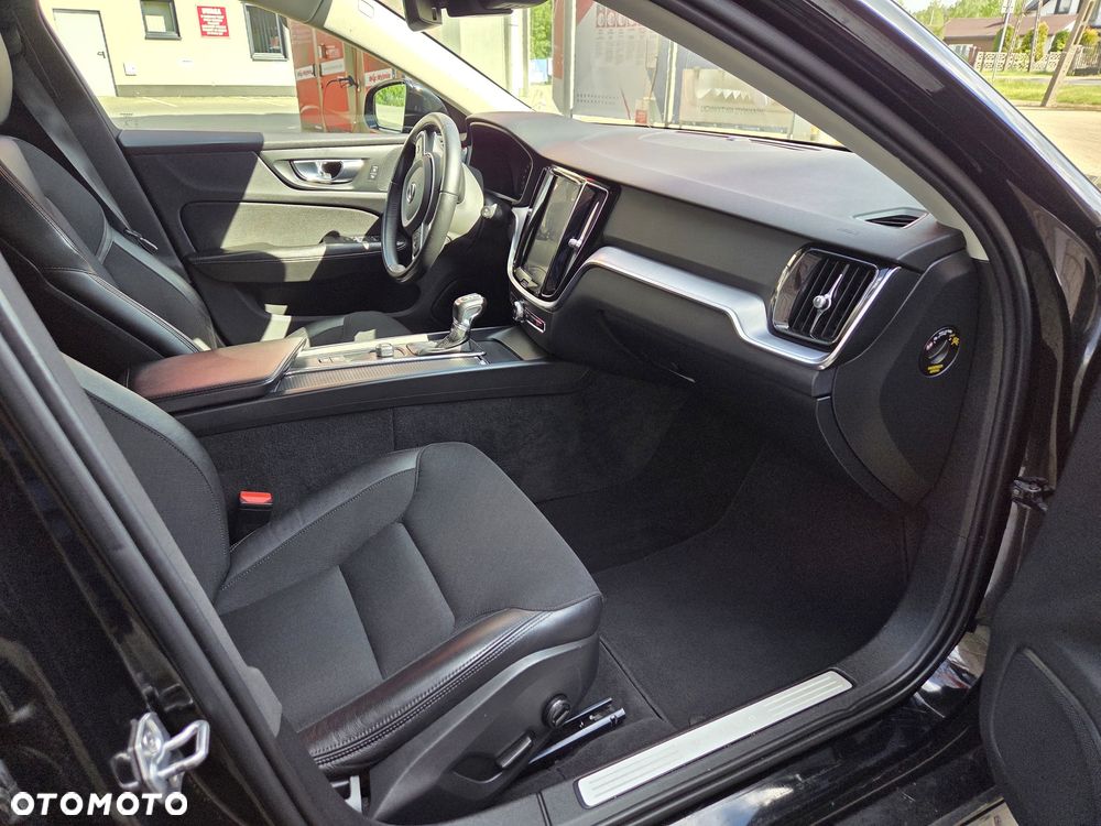 Volvo V60 D4 Geartronic Momentum - 16