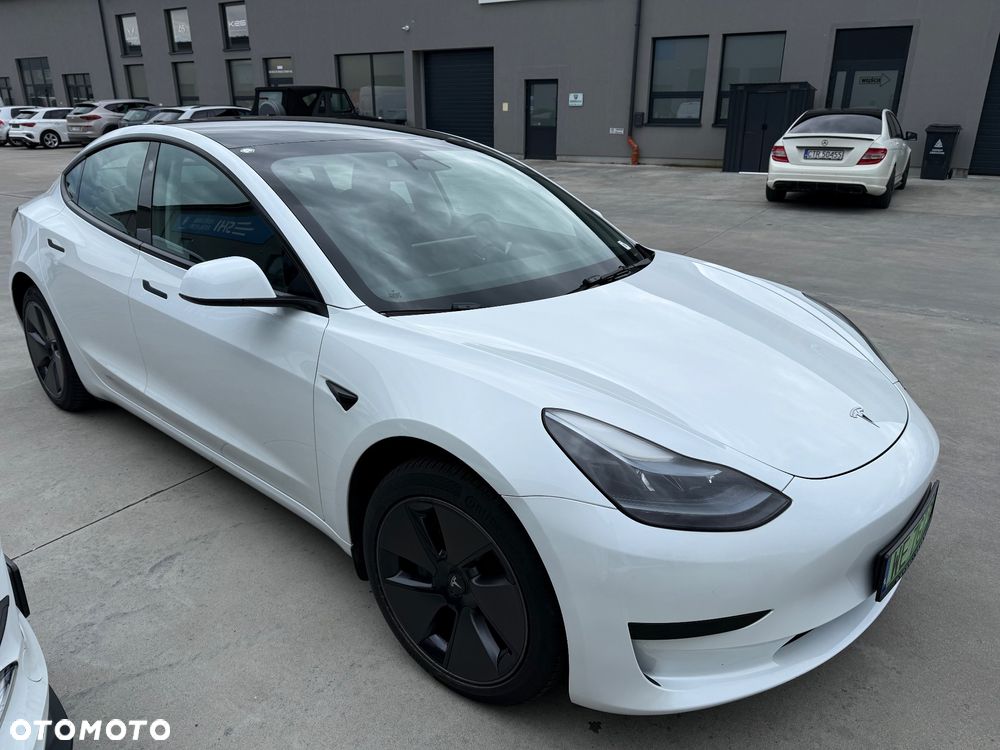 Tesla Model 3 - 10