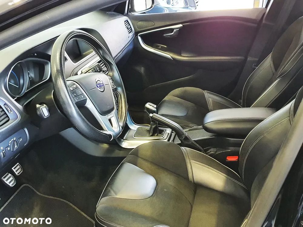 Volvo V40 D4 Drive-E R-Design Summum - 6