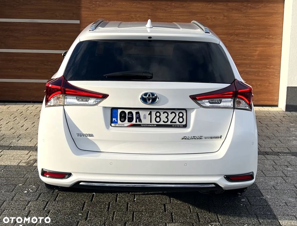 Toyota Auris Hybrid 135 Prestige - 6