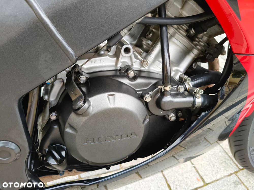 Honda CBR - 13