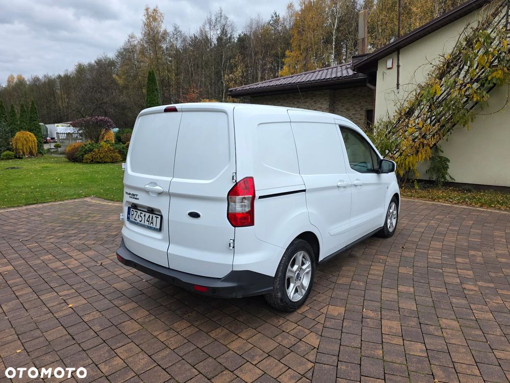 Ford Transit Courier - 4