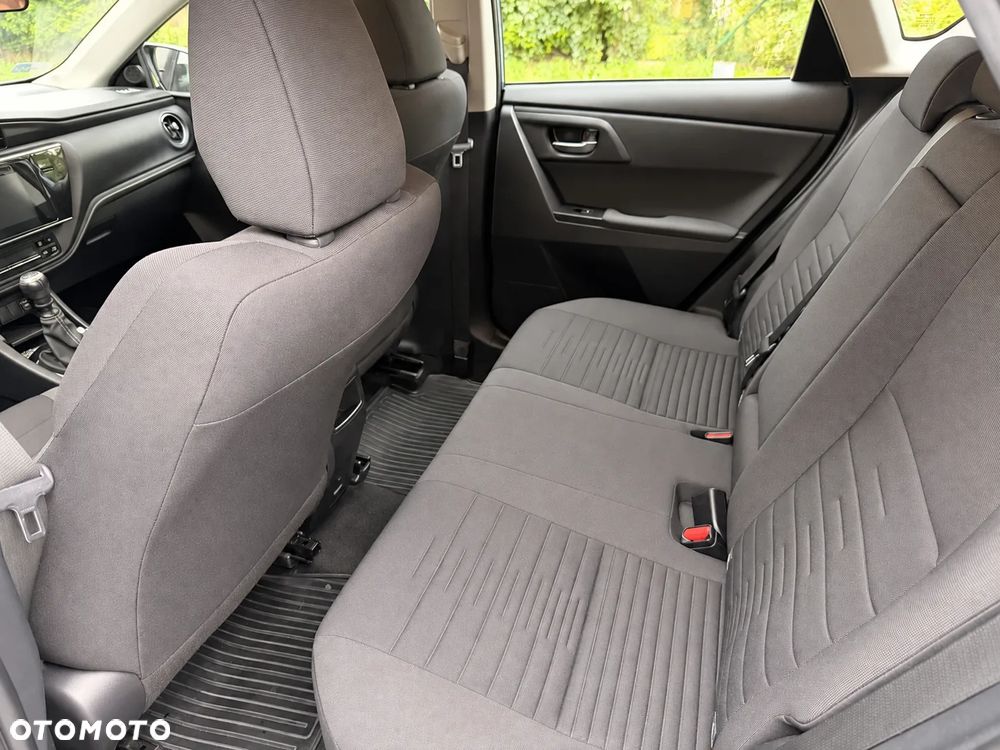 Toyota Auris 1.6 Classic Plus - 11