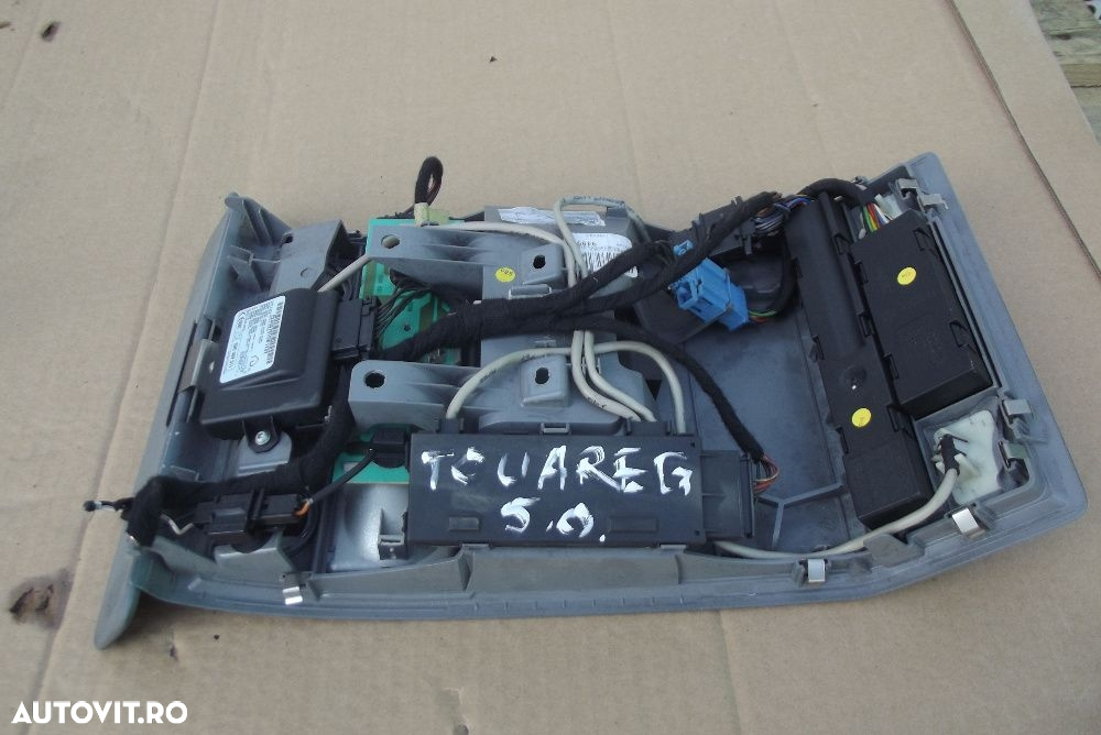 Plafoniera VW Touareg 2002-2010 dezmembrez VW Touareg 2.5 5.0 3.0 - 2